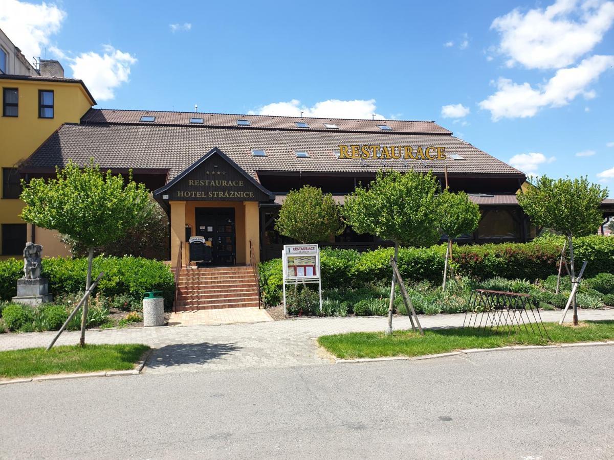 Hotel Strážnice Bagian luar foto