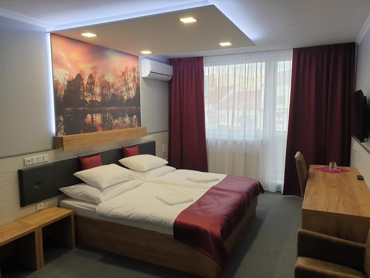 Hotel Strážnice Bagian luar foto