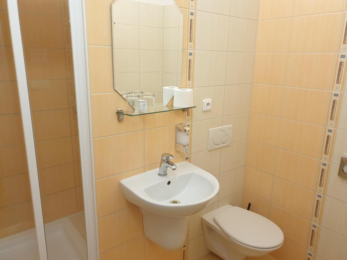 Hotel Strážnice Bagian luar foto