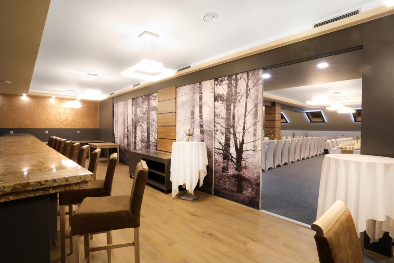 Hotel Strážnice Bagian luar foto