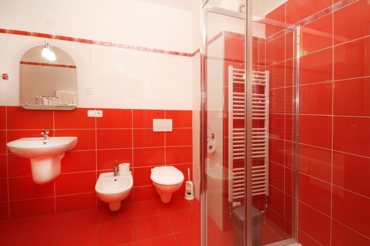 Hotel Strážnice Bagian luar foto