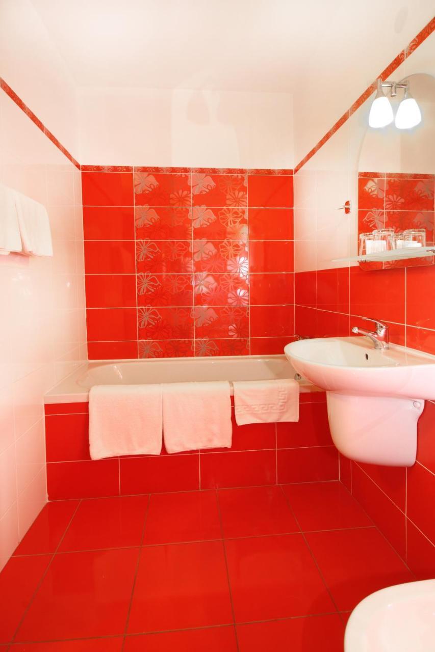 Hotel Strážnice Bagian luar foto