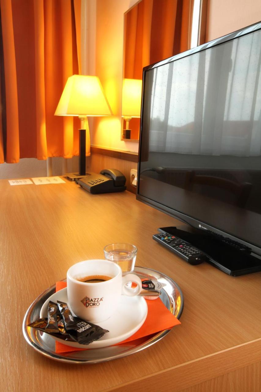 Hotel Strážnice Bagian luar foto