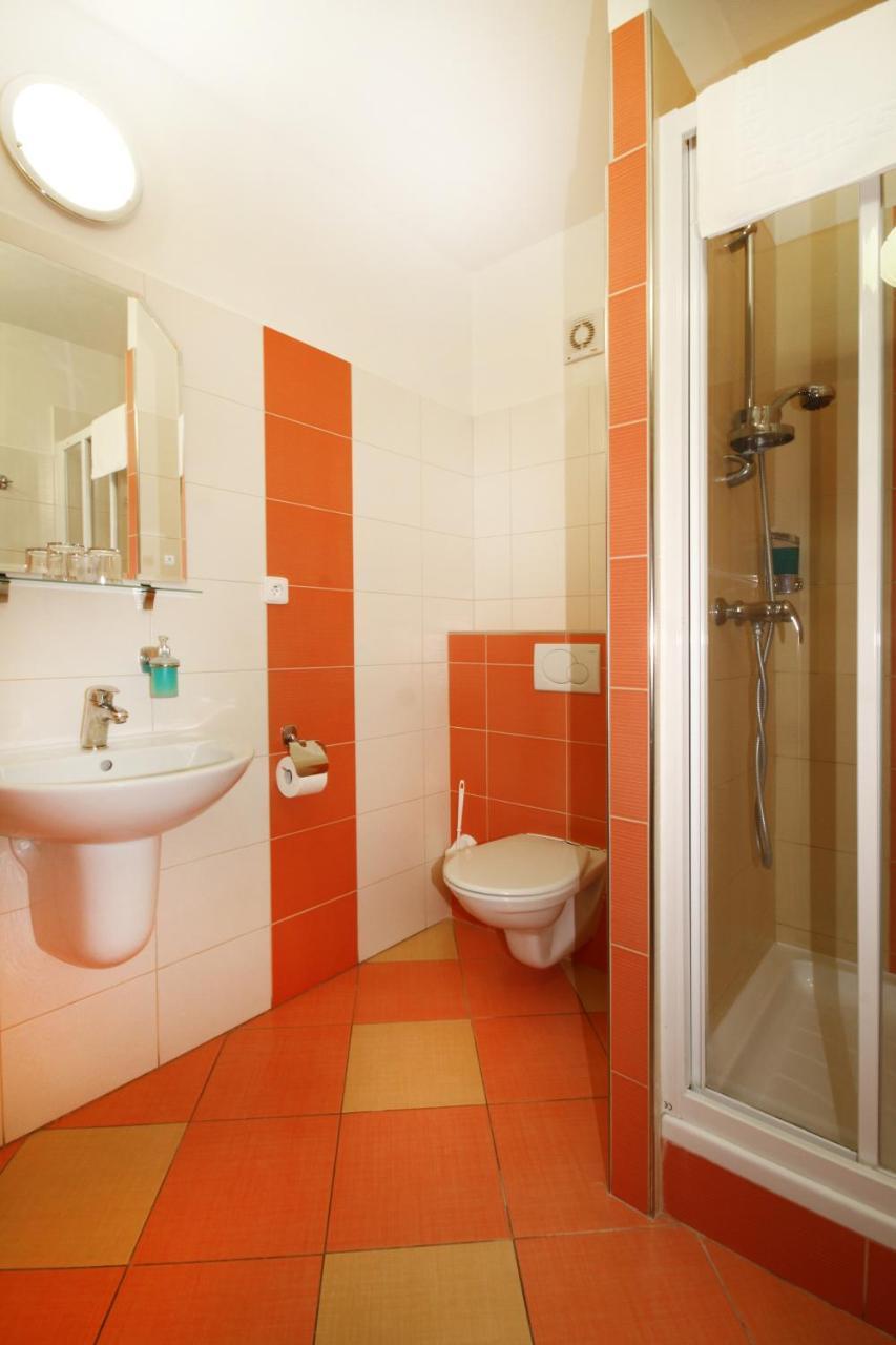 Hotel Strážnice Bagian luar foto