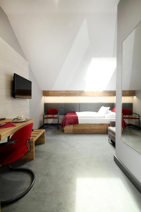 Hotel Strážnice Bagian luar foto