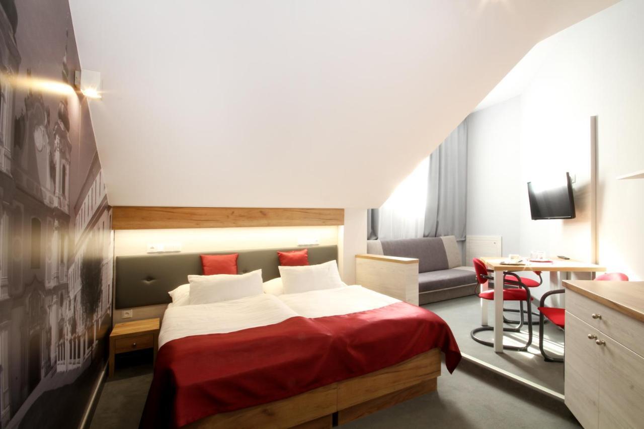 Hotel Strážnice Bagian luar foto
