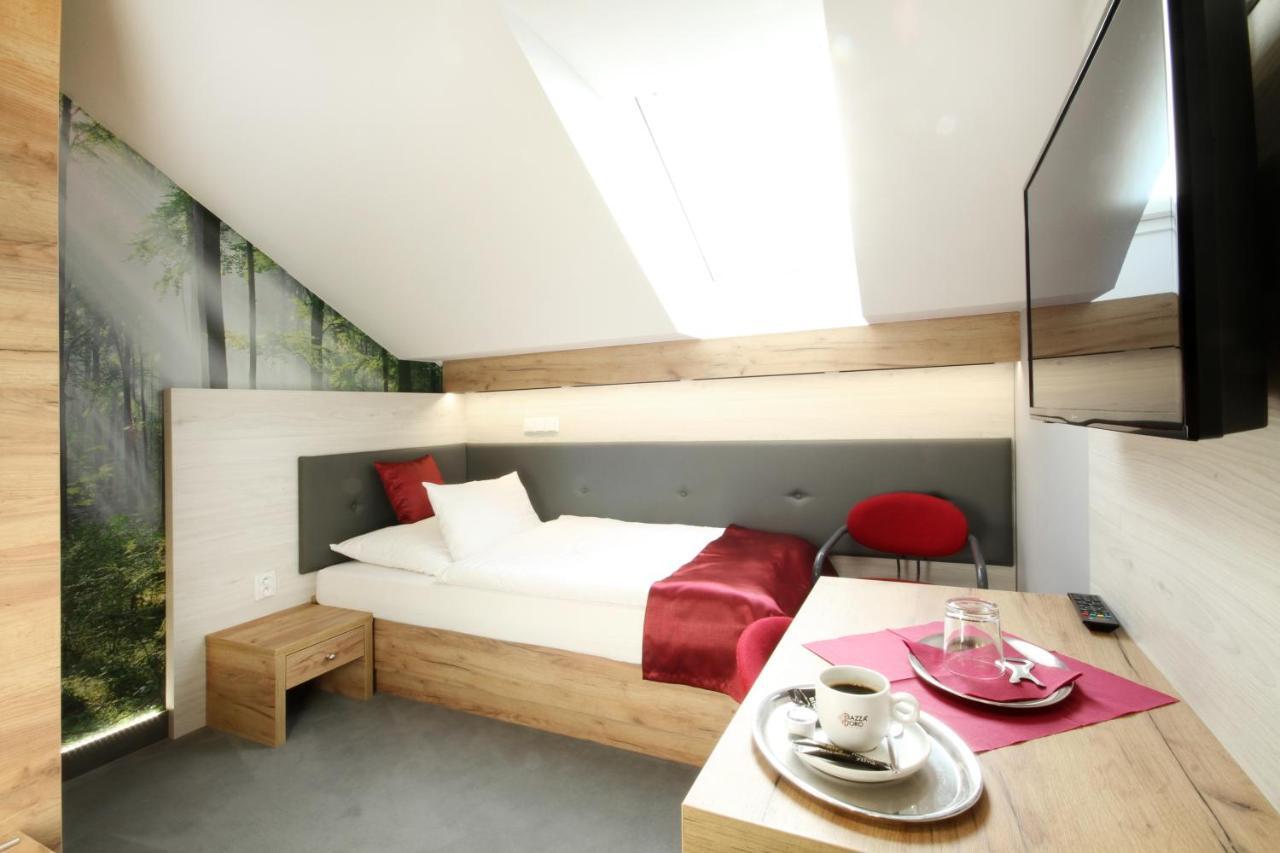 Hotel Strážnice Bagian luar foto